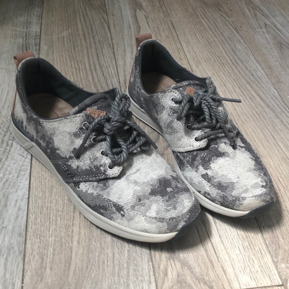 Reef sneakers!